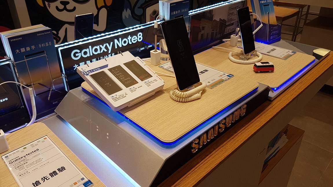 三星 Note8手機陳列膠座零售解決方案